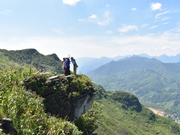 2 Days 1 Night Trekking in Sapa & Homestay in Village