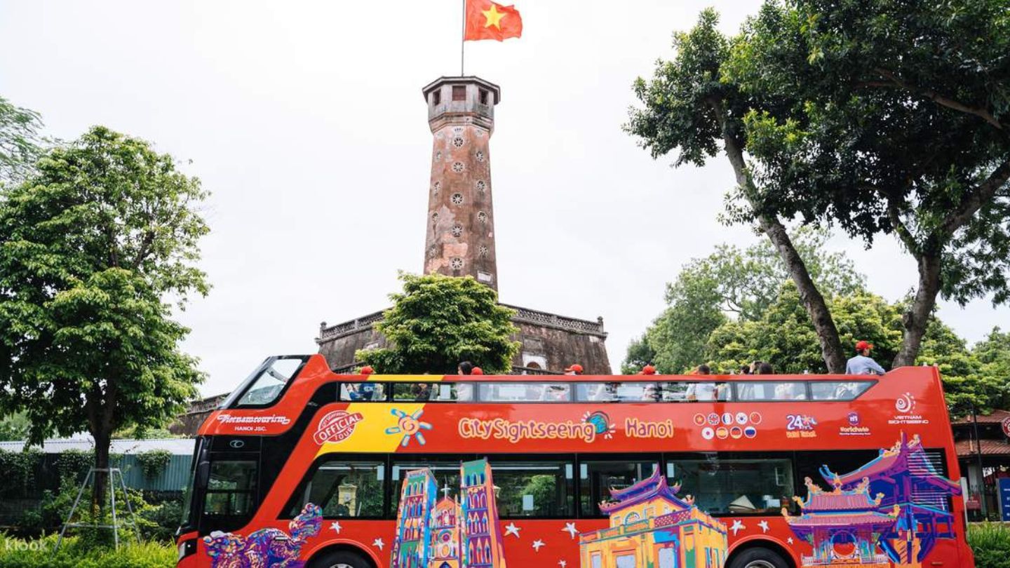 Hanoi Hoi An train with beautiful scenery