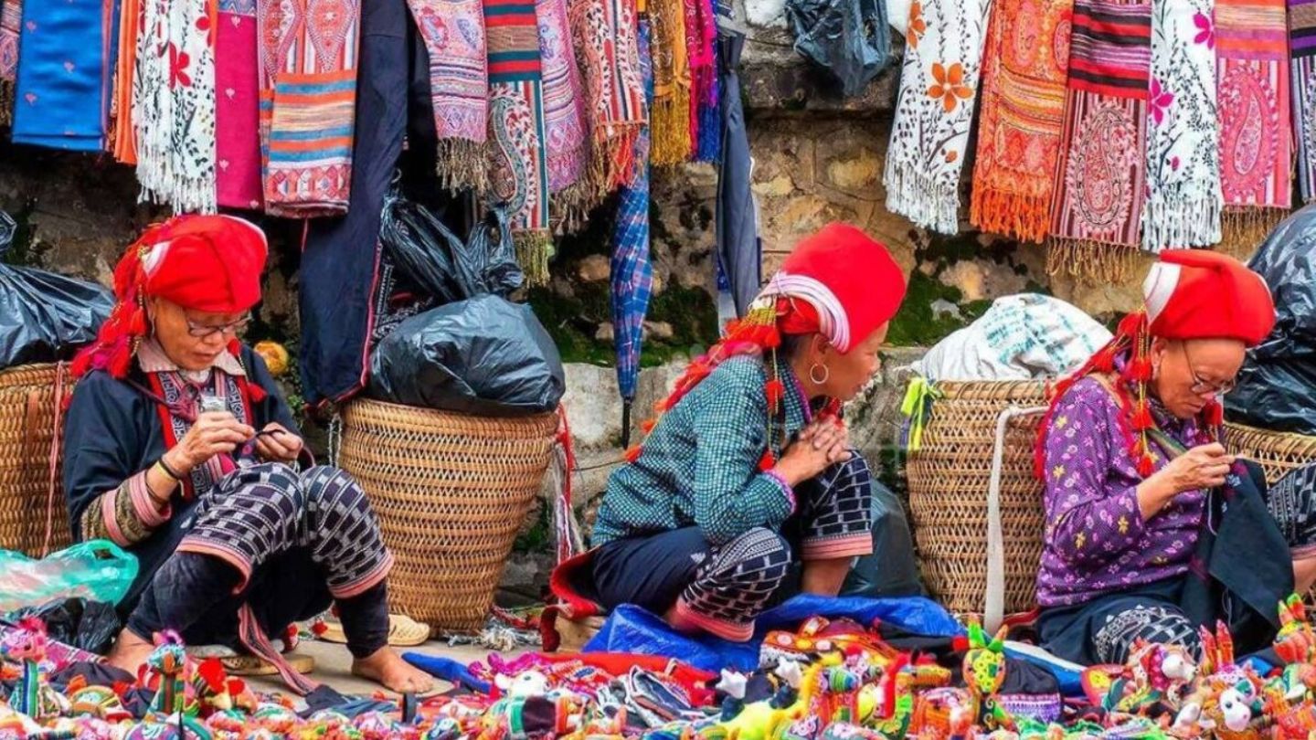Cao Son Market: Sparks Joy with Authentic Charm in Sapa 20 Cao-son-market-is-famous-for-its-colorful-vibes.