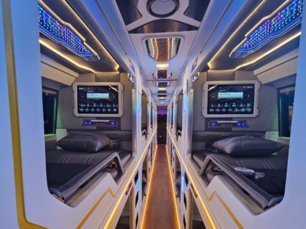 HK Open Tour Hanoi Da Nang Bus VIP Cabin 5 | Sapa Nomad