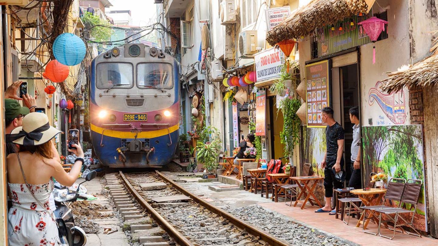 Hanoi Hoi An train scenic route view