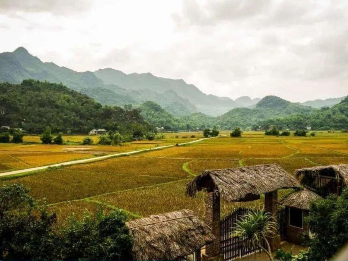 Different ways from Hanoi to Mai Chau