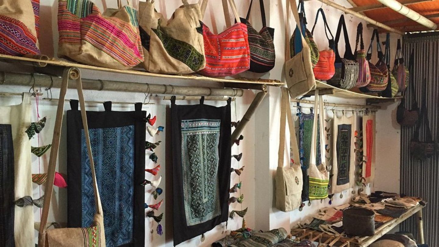 What to Buy in Sapa? 19+ Cheerful Authentic Travel Keepsakes 52 Hemp Fabric | Sapa Nomad