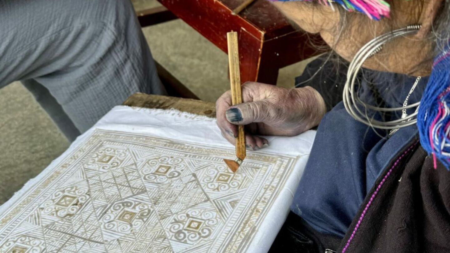 Sapa Ethnic Groups: Explore the Colorful, Inspiring Cultures 19 goods-from-Sapa-ethnic-groups