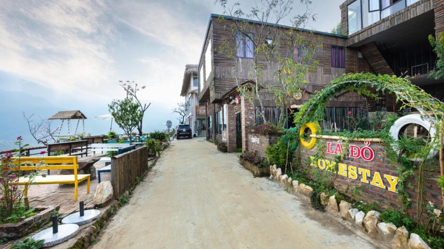 13 Best Homestay in Sapa: Affordable Stays with Amazing Charm 15 Stunning-mountain-views-at-homestay-in-Sapa