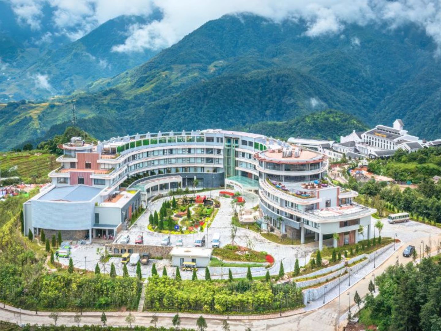 Unwind in style at Lady Hill Sapa