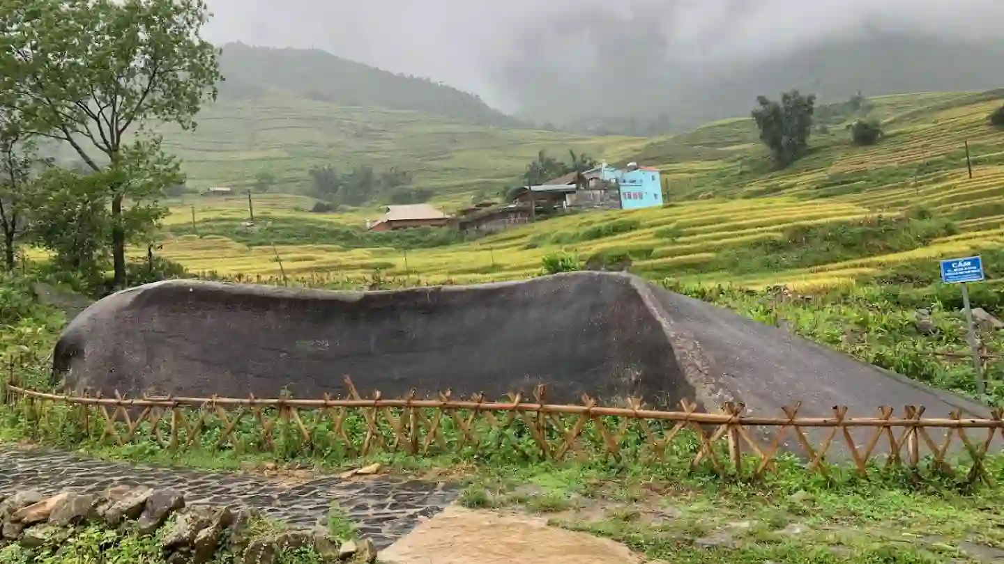 Sapa Ancient Rock Field Showcases Stunning Historic Wonder 42 Sapa-Ancient-Rock-Field-shows-timeless-human-creativity