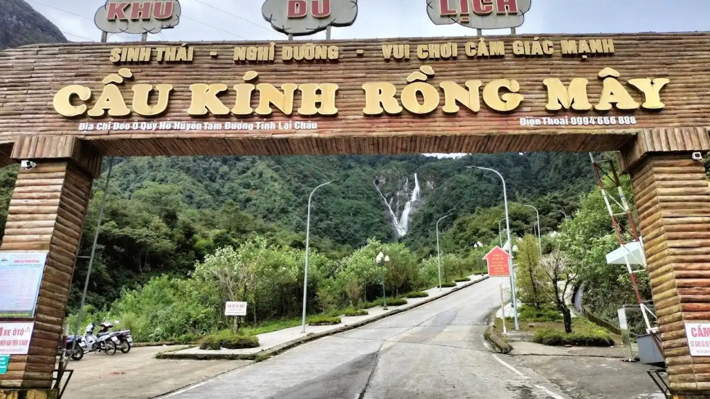 Glass Bridge Sapa: A Gateway to Spectacular Views and Tranquility 29 Glass Bridge Sapa
