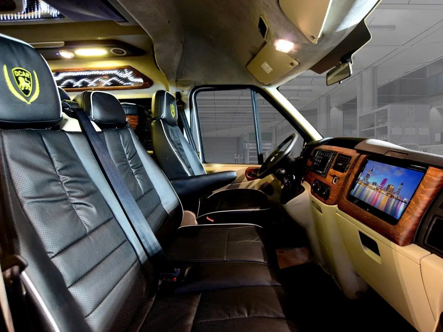 Sapa Express Limousine 9 - 11 Seats from Hanoi to Sapa 5 Sapa Express Limousine 9 - 11 Seats from Hanoi to Sapa - Image 5