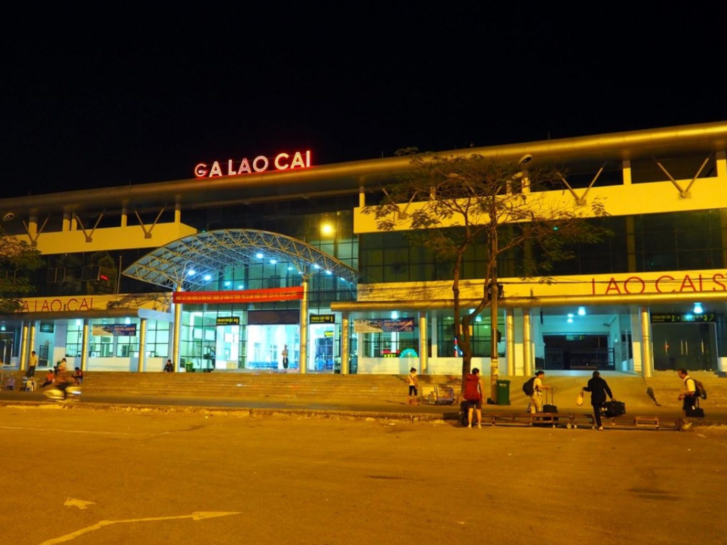 Sapa to Lao Cai Train Station