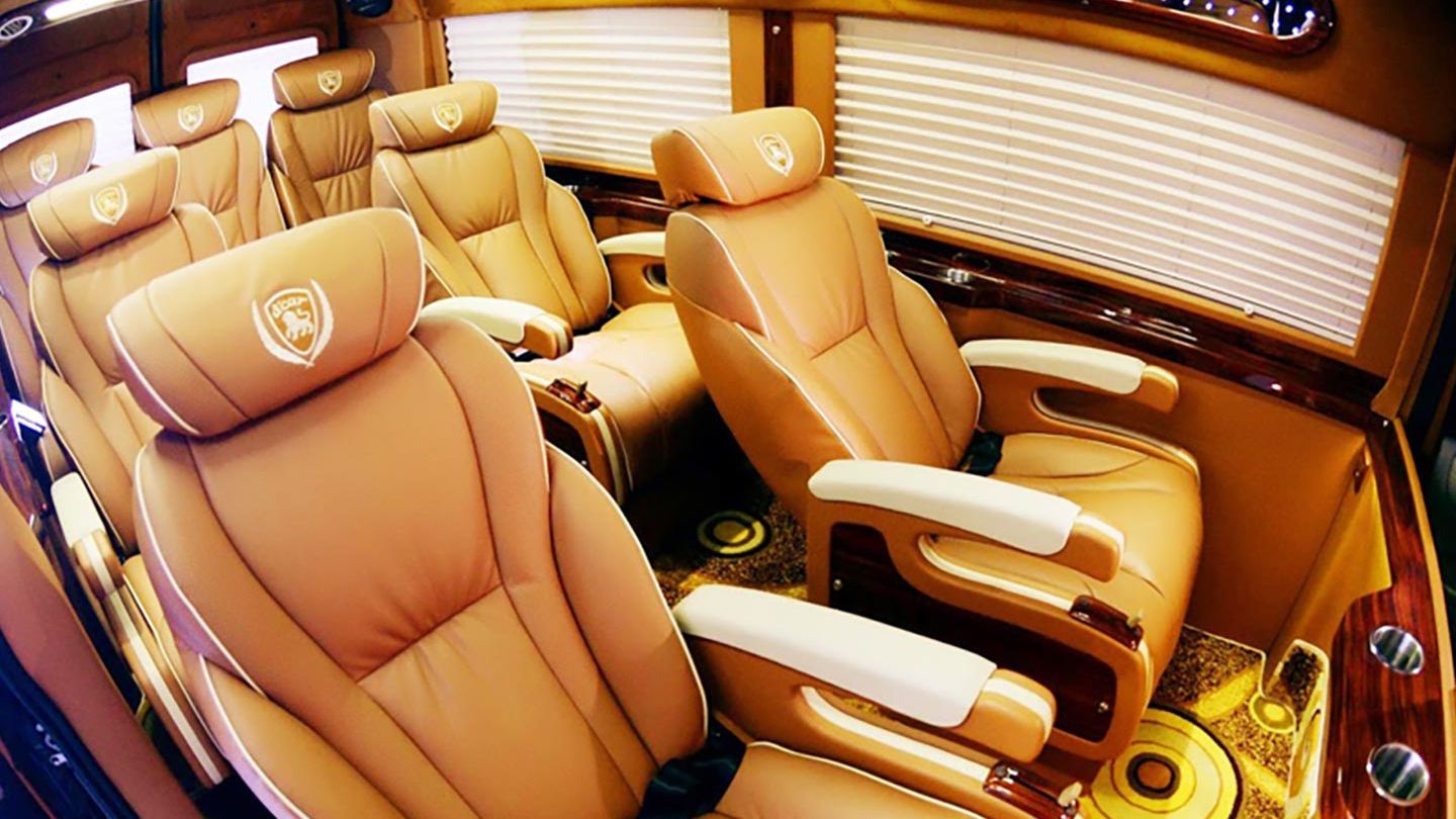 How to get from Hanoi to Halong Bay by limousine