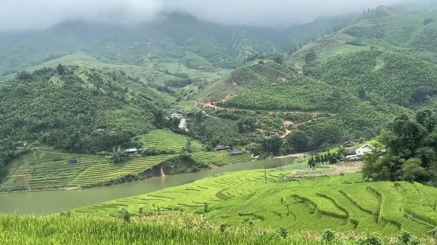 Giang Ta Chai Village: The Village Past the Village 1 Giang-Ta-Chai-village-and-valley-landscape