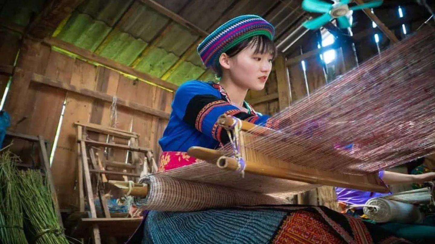Sapa Ethnic Groups: Explore the Colorful, Inspiring Cultures 16 Sapa-ethnic-groups-maintain-rich-traditional-lifestyles