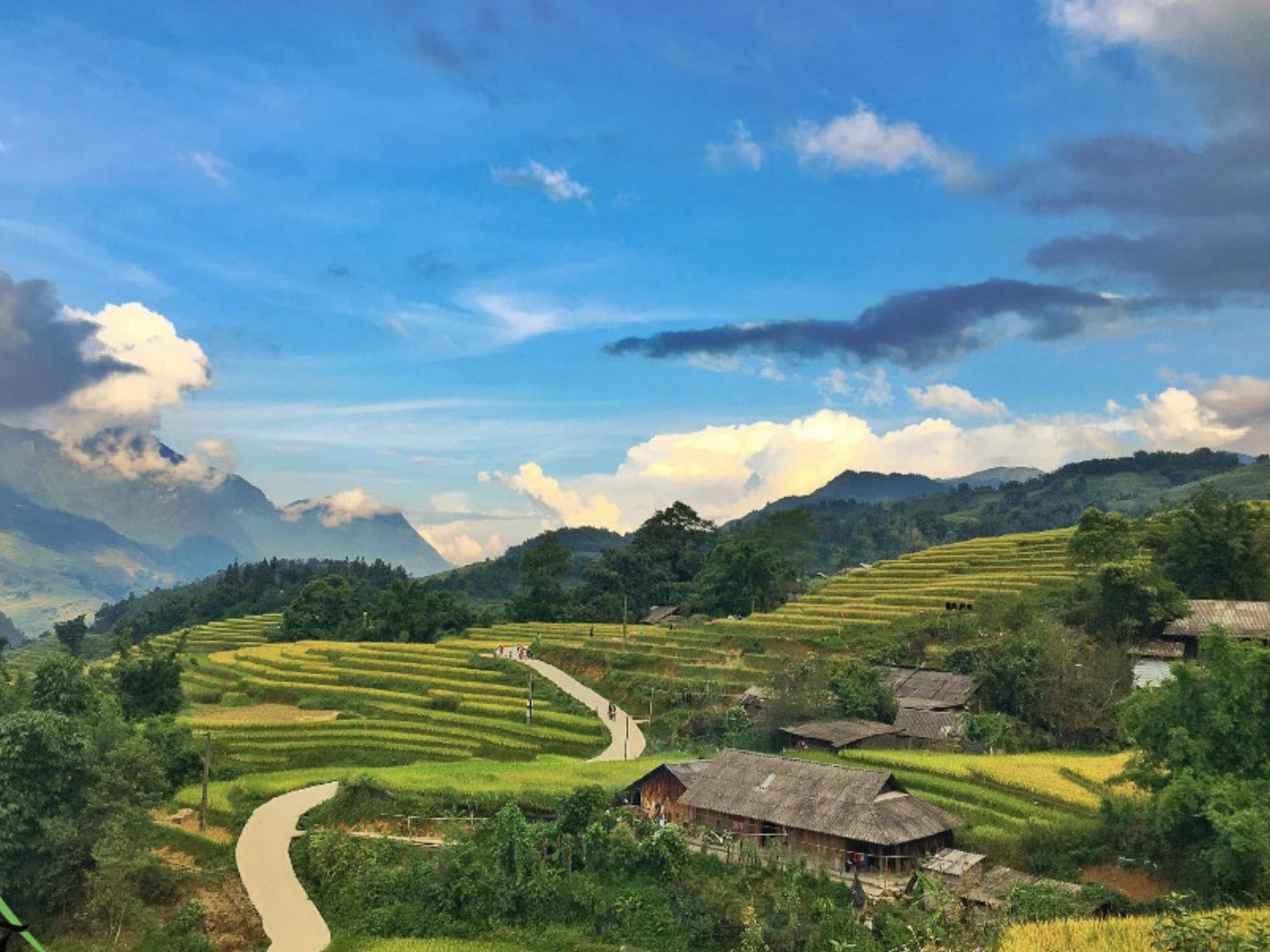 Y Linh Ho Village's natural and cultural wonders