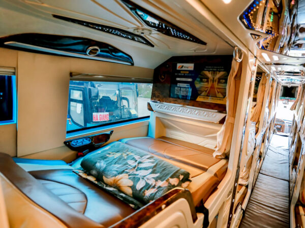 Bang Phan Bus - Royal Cabin from Hanoi to Ha Giang