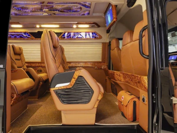 dream transport limousine 9 11 seats from hanoi to sapa 11 | Sapa Nomad