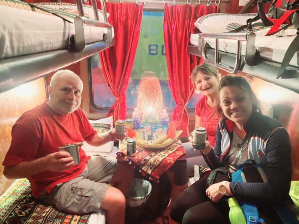 Family Express Train from Hanoi to Lao Cai - Sapa