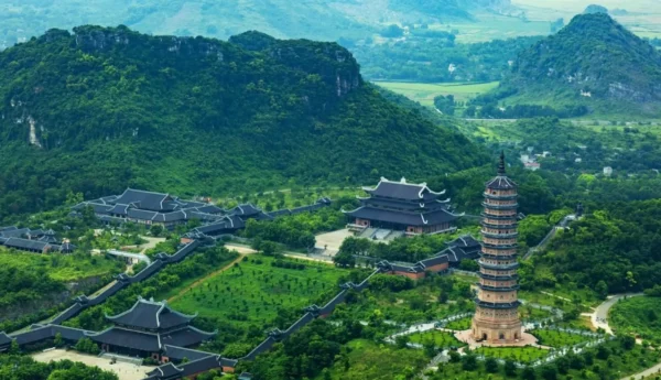3D2N Hanoi – Ninh Binh – Sapa Tour | Trang An Boat Ride & Sapa Trekking