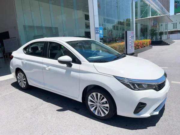 Hue to Da Nang Private Car 4 – 7 Seat: Your Premium Option