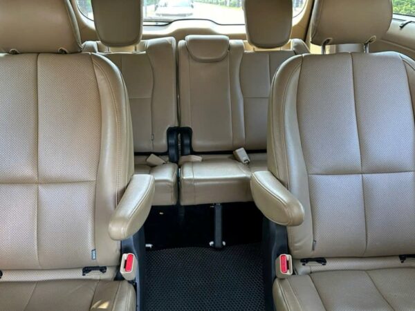 ninh binh halongbay private car 7 seats 9 | Sapa Nomad