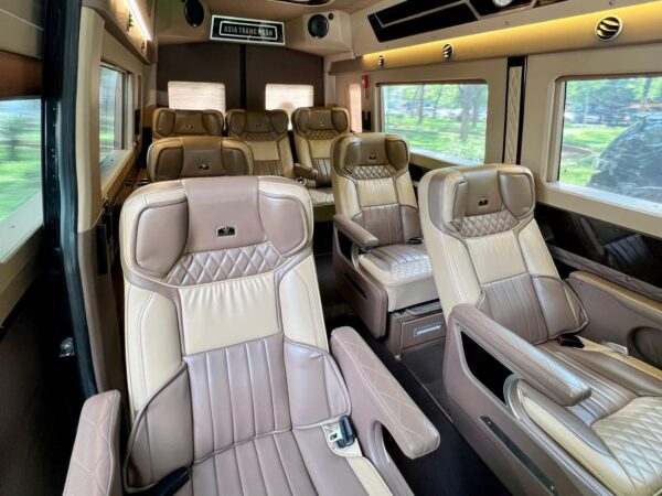 private 9 seats car ninhbinh sapa 5 min | Sapa Nomad