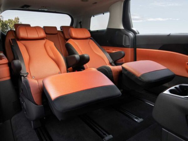 sapa to halong bay private car 4 7 seats 7 | Sapa Nomad